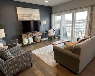 Beautiful Waterfront Condo in Spring Lake / Grand Haven - Spring Lake - Living room