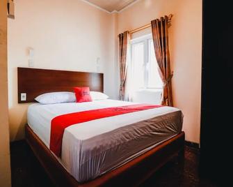RedDoorz Near Halim Perdanakusuma 3 - Yakarta - Habitación