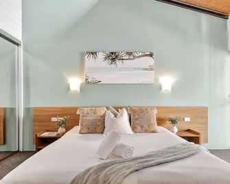Nautilus Resort Apartment 162 Solitary Islands Way 8 - Sapphire Beach - Bedroom