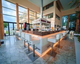 Hotel Perla Beach Luxury - Primorsko - Edificio