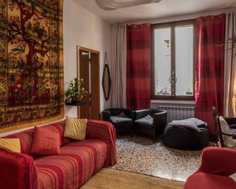 The Academy - Hostel - Venice - Living room