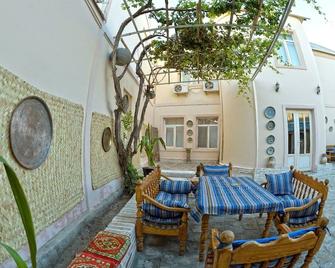 Minzifa Inn - Bujara - Patio