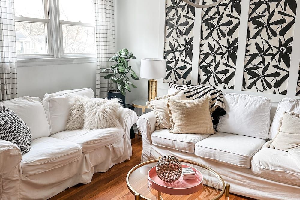 Benny's Bungalow- ITB Five Points End Unit Condo! Family and Pet Friendly - راليغ - غرفة معيشة