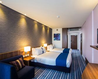 Holiday Inn Express Lisbon - Alfragide By IHG - Carnaxide - Bedroom