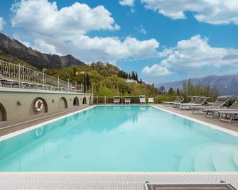 Residence La Villa Principe - Tignale - Pool