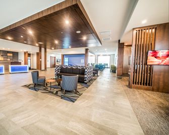 Holiday Inn Express & Suites West Edmonton-Mall Area By IHG - Edmonton - Lobby