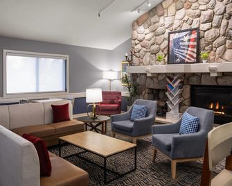 AmericInn by Wyndham Grand Forks - Grand Forks - Lounge