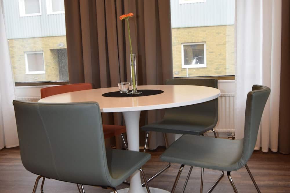 هوستل سنوزمور