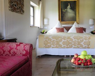 Hotel Schlossresidenz Heitzenhofen - Duggendorf
