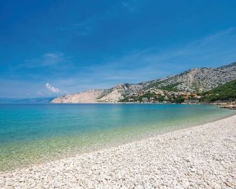 2 bedroom nice apartment in Jablanac - Jablanac - Playa