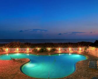 Sunset Vistas Two Bedroom Beachfront Suites - Treasure Island - Zwembad
