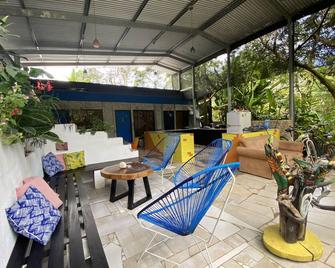 Cabina 4 - Private Room & Bathroom in center of town, walk to beach - Uvita