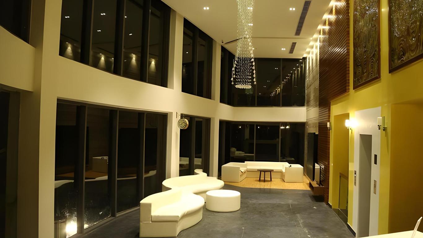 Woodcreek Resort And Spa