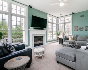 New Peninsula Home with four bedrooms! 33033 Conservation - Millsboro - Living room
