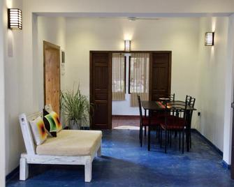 Glamour Mirissa - Mirissa