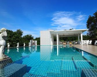 Baan Ing Khao - Pak Chong - Piscina