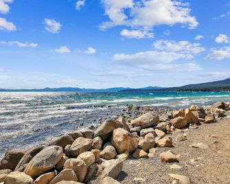 Quaking Aspen By Avantstay Beautiful Tahoe Vista Cabin - Kings Beach - Beach