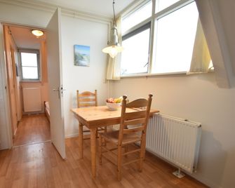 Apartment in Bergen aan Zee near the Beach - Bergen aan Zee