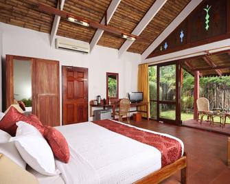 Abad Whispering Palms - Kumarakom - Bedroom