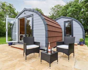 Meadow Lodge @ Berrys Place Farm - Gloucester - Patio