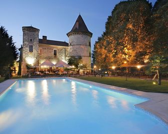 Château Chapeau Cornu - Vignieu - Piscine