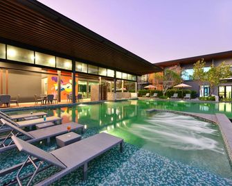 Grand Sappaya Hotel by Lotus Valley Golf - Chachoengsao - Bazén