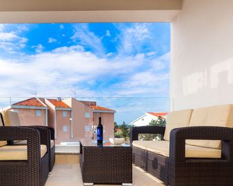 Apartments & Rooms Danivan Pool Villas - Novalja - Balcon