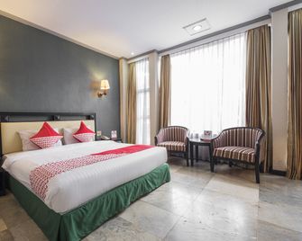 Collection O 637 Yasmin Hotel - Makassar - Habitación