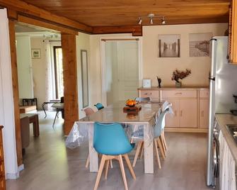 Au chalet d'Anna - Saint-Rambert-en-Bugey - Comedor