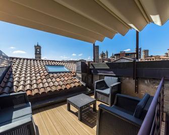 Elegant, confortable flat in historical house, in the heart of Città Alta - Bergamo - Balcony