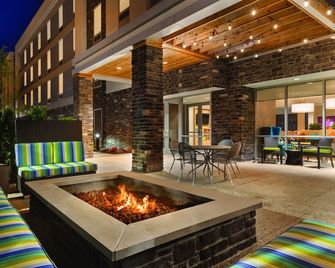 Home2 Suites by Hilton Cleveland Independence - Independence - Uteplats