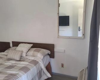 Nights Inn Motel - Emeryville - Habitación