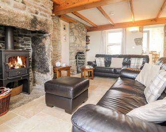 Boslow - Lands End - Living room