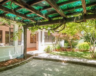 Wine Country Harvest Hideaway - Centrally located in Sonoma Valley - Glen Ellen