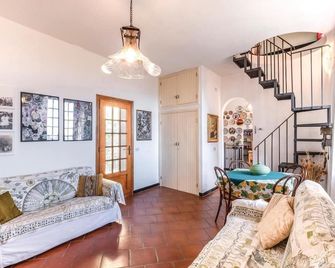 Amazing home in Carro (SP) with WiFi - Carro - Soggiorno