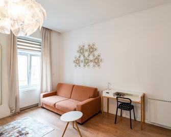 Baross Boutique Apartman Urban Rooms - Győr - Obývací pokoj