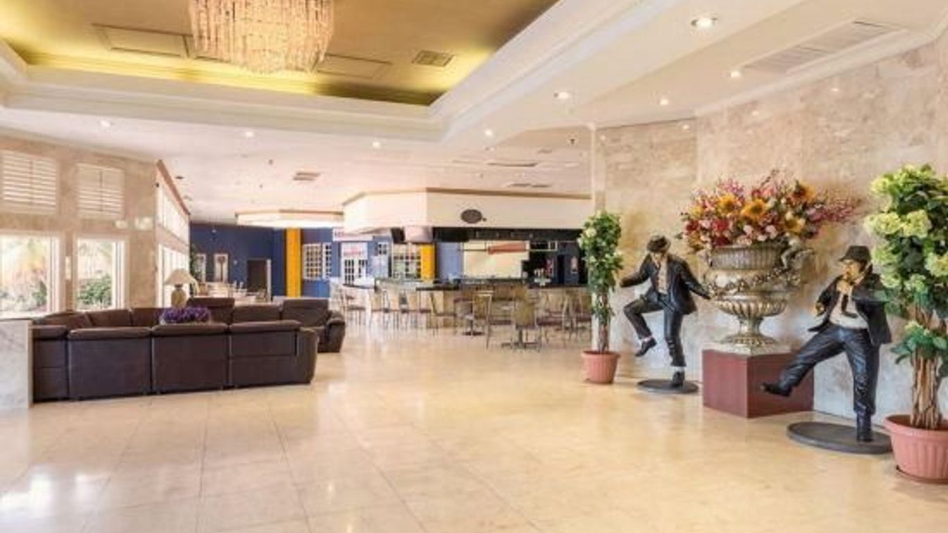 I-Drive Grand Resort & Suites