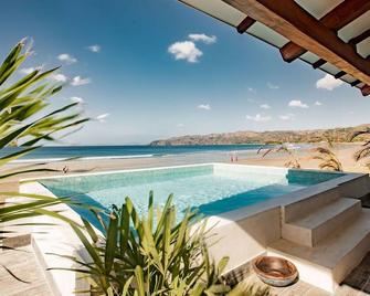 Casa Rosa 49’ - Playa Venao Beach - Las Escobas del Venado - Uima-allas