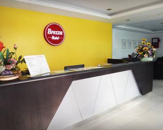 Brezza Hotel Lumut - Lumut - Front desk
