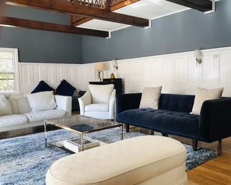 Hopewell Haven w/ heated pool and hot tub - Hopewell Junction - Sala de estar