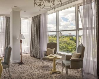 Bristol Central Park Hotel - Chişinău - Sala de estar