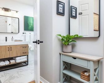 Cottage At Yale - New Haven - Bathroom