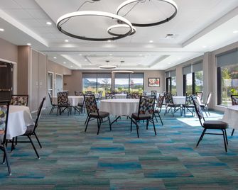 Home2 Suites by Hilton Thunder Bay - ת'אנדר ביי - מסעדה