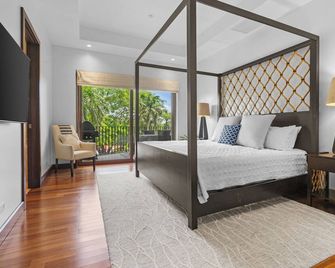 Spacious 3 Bedroom Condo - Walk to the Beach - Playa Hermosa - Habitación