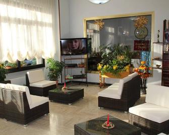 Hotel Mediterranee - Spotorno - Salónek