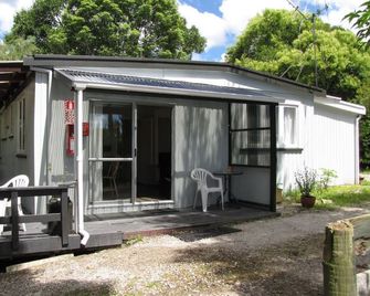 Glowworm Motel - Waitomo - Patio