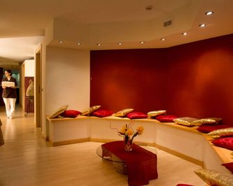 فندق بيزومونو فيسيتي بالاس - فيست - مبنى