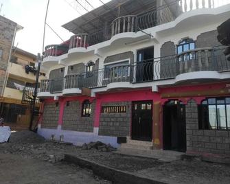 Guest House Hotel Chrisna - Hostel - Nairobi - Bâtiment