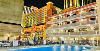 Clarion Inn Atlantic City - Atlantic City - Zwembad