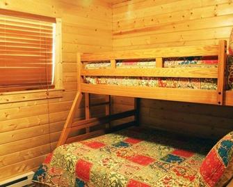 Mountain Views Summer Or Winter Out Your Front Door - Red River - Bedroom